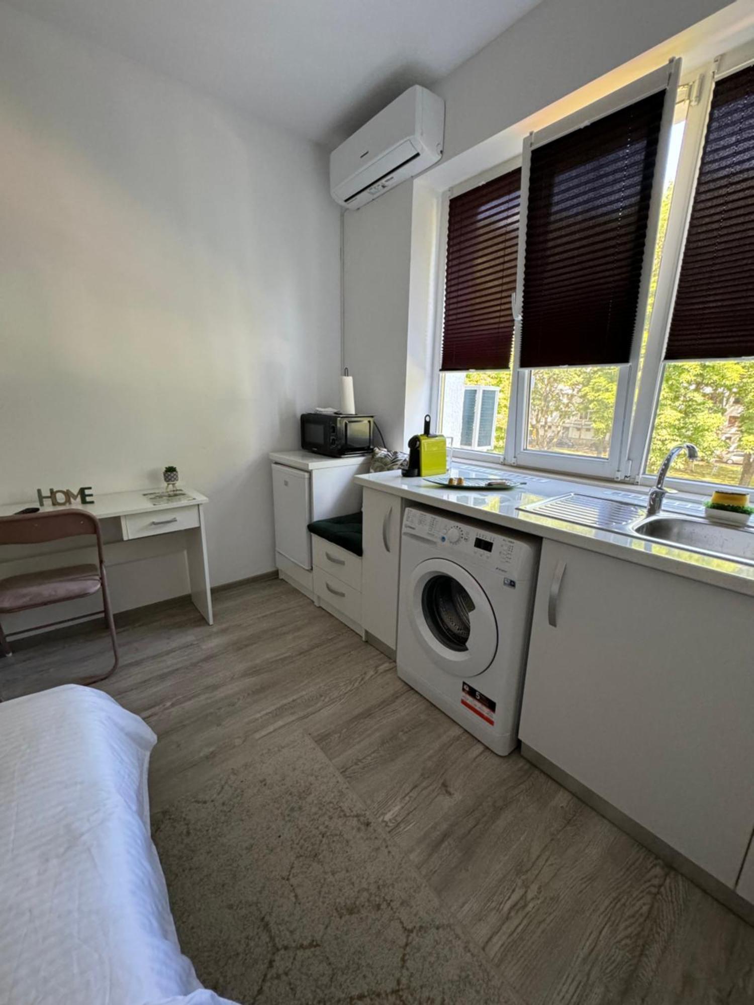Vert Studio Onesti Exteriör bild